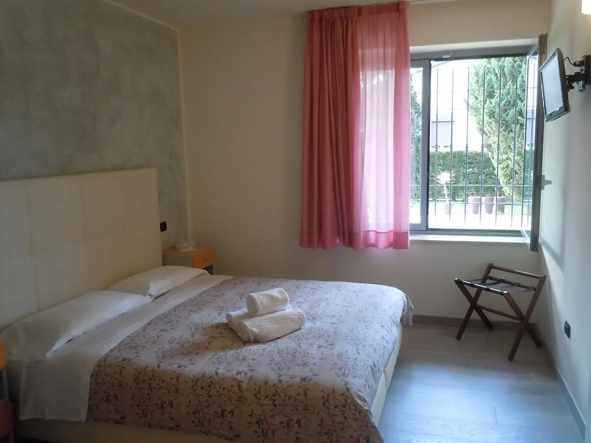 Hotel Eden Bardolino 2*,  Italia